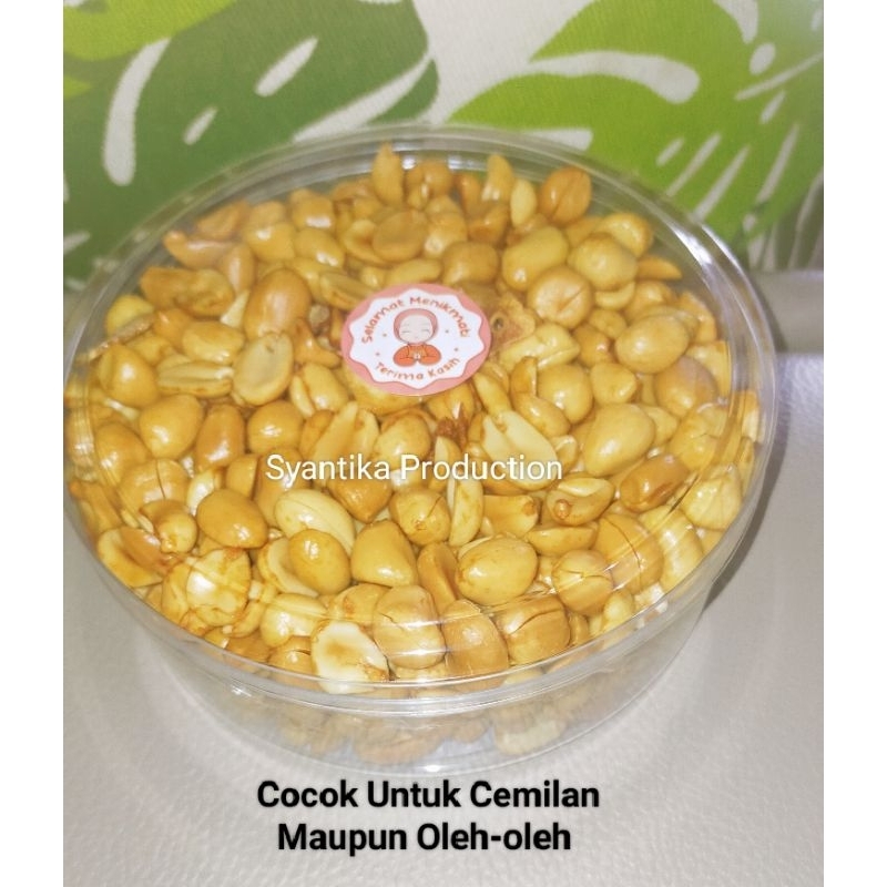 

Kacang Bawang Gurih dan Enak Ada Irisan Bawang Putih Goreng Kemasan 500 gram