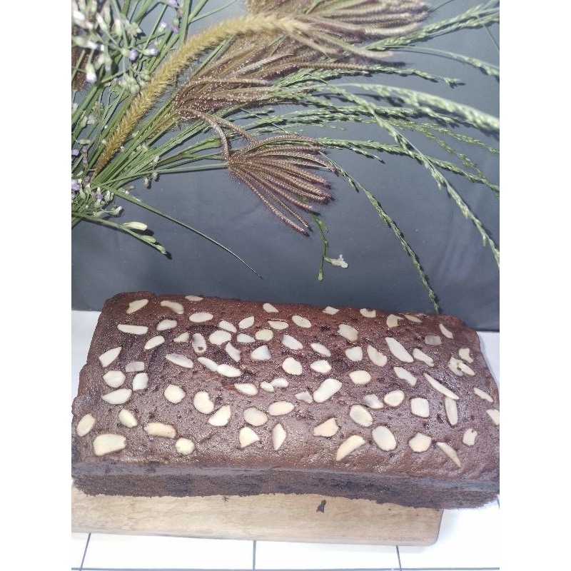 

brownies coklat toping almond