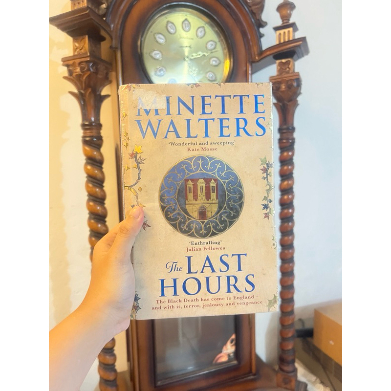 English Novel The Last Hours Minette Walters [Hardcover]