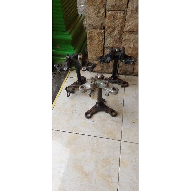 Segitiga Atas Bawah GL 100