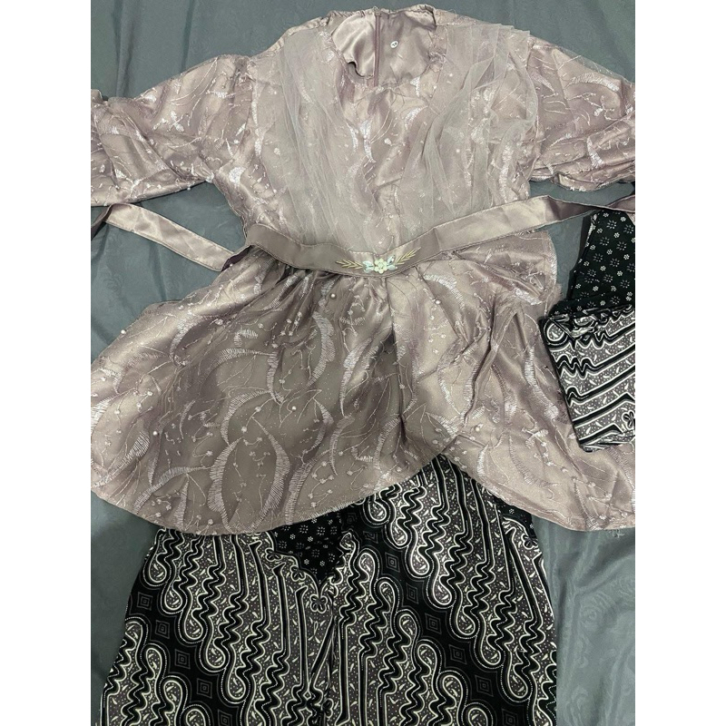 atasan kebaya warna mauve