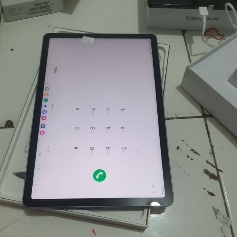 Samsung Galaxy Tab S9 Fe  minus dikit