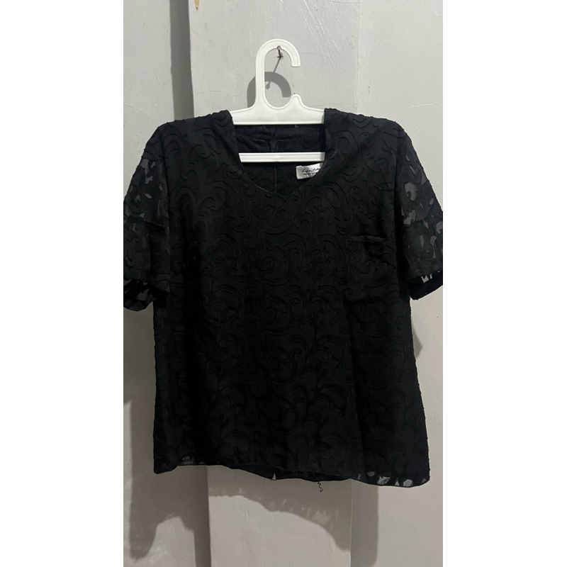 preloved top lyne halim