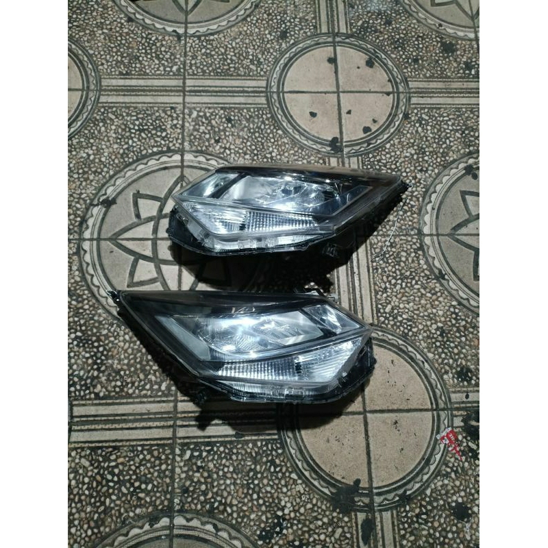 Lampu Depan SIGRA ORIGINAL