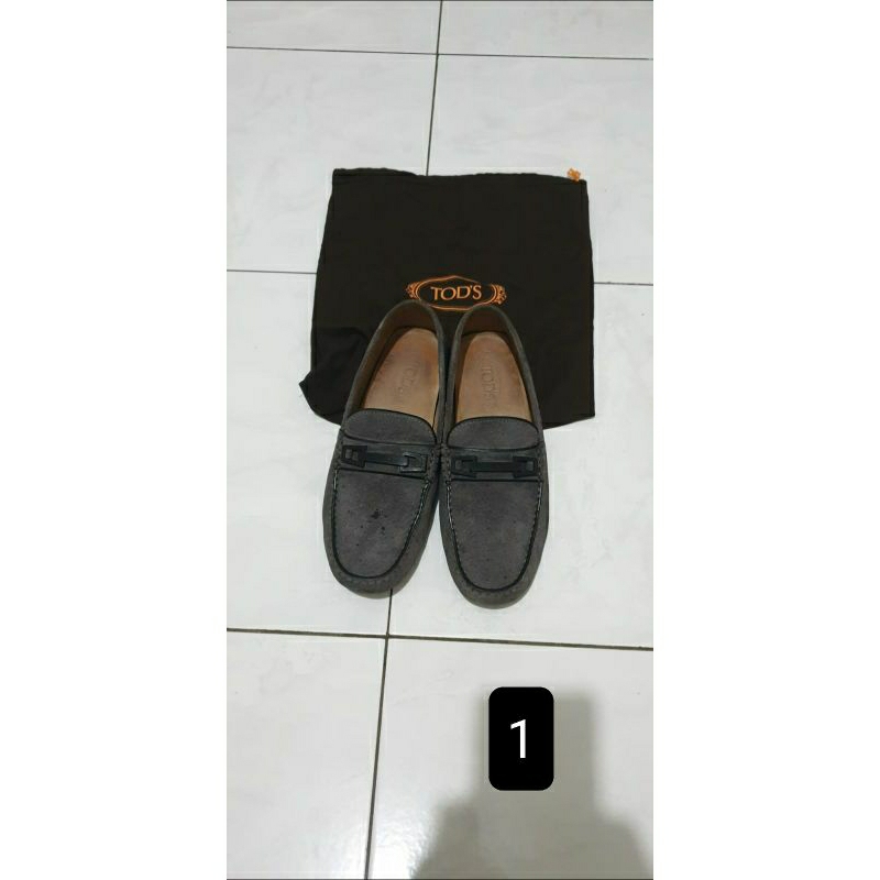 Sepatu pria Tod's suede loafers Authentic