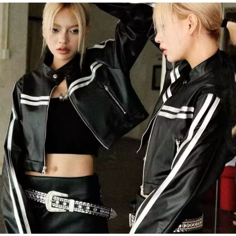 Jaket Kulit Wanita Crop Top Garis Putih Jaket Kulit Sintetis Koraan Crop Top
