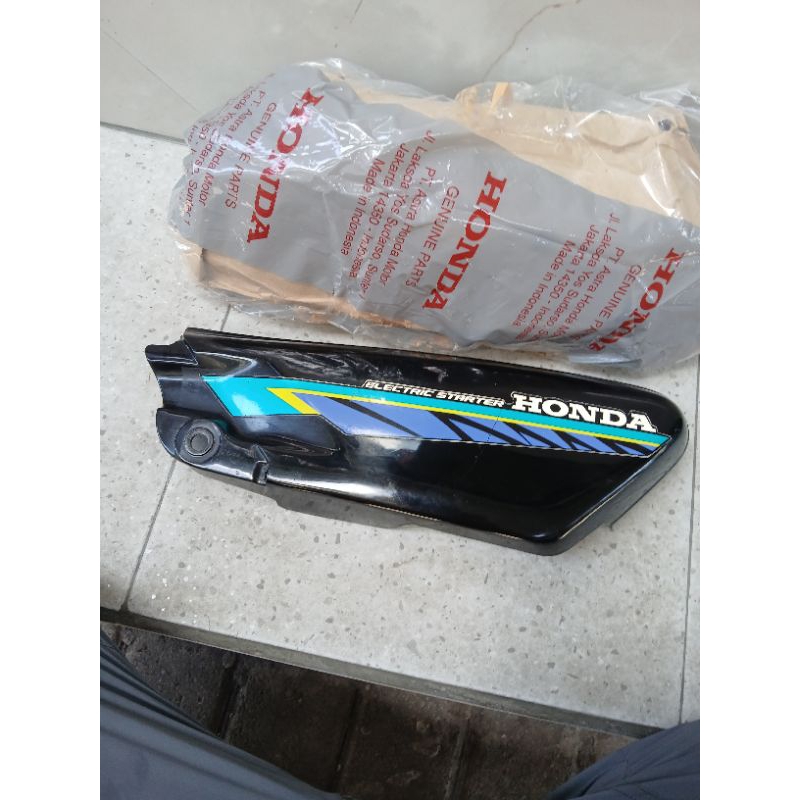 TUTUP AKI KIRI HONDA GRAND ORIGINAL BARU AHM