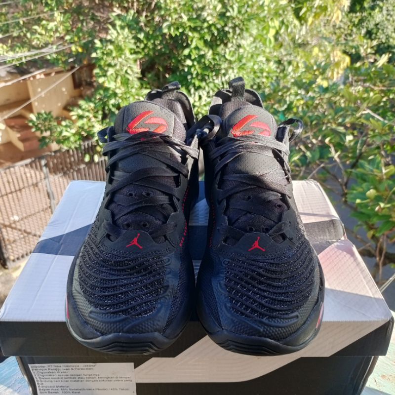 Sepatu Basket size 44.5