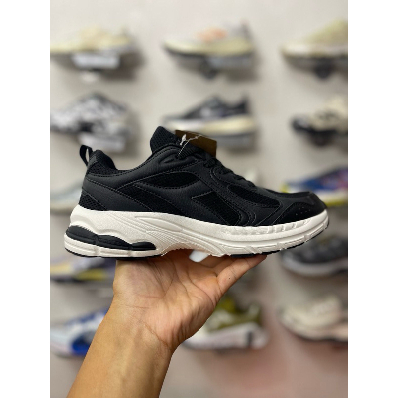 Diadora Karnisius - Black / Hitam [Original MAP] DIARU230303B Sepatu Sneakers Fashion