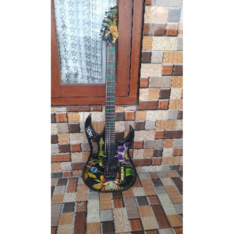 Gitar ibanez jem custom