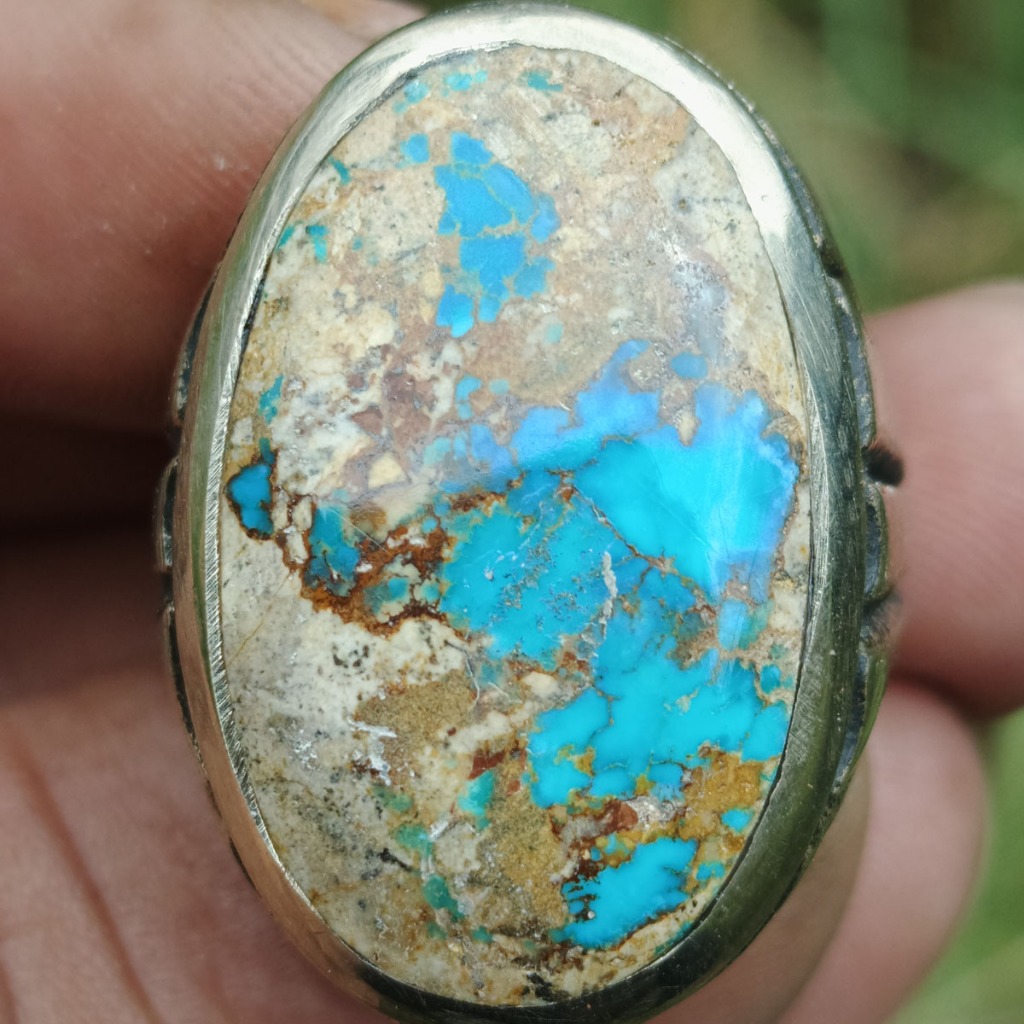 Batu Natural Pirus Persia Biru Cerah Jumbo Padas Putih Ceplok Tunggal Berurat Emas Dim-28