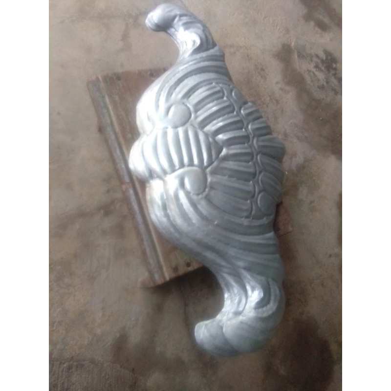 ORNAMEN PAGAR BESI DAUN TEMPEL 40X20cm