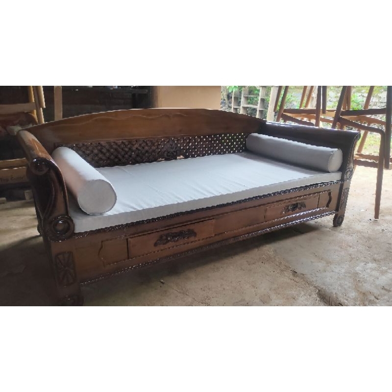 Dipan santai bale bale kayu jati