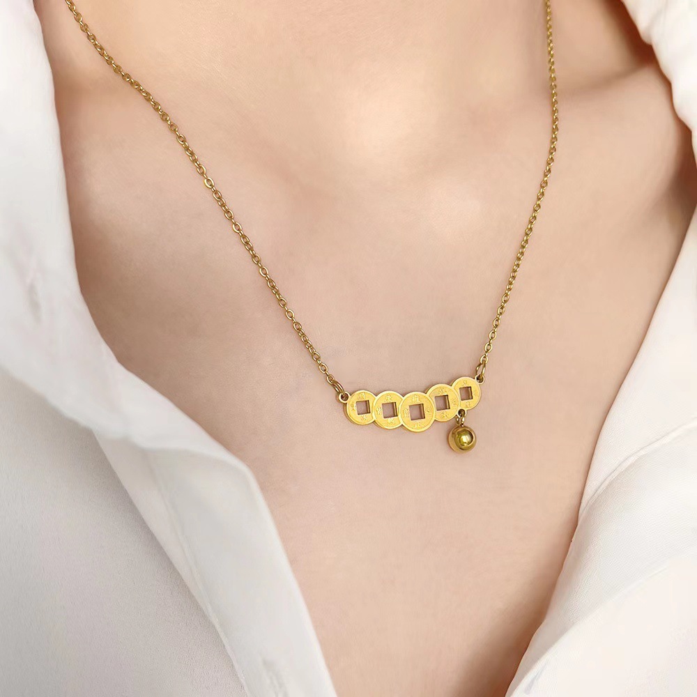 Kalung Koin Cina Bahan Titanium – Desain Unik Simbol Keberuntungan, Anti Karat & Tidak Luntur, Cocok