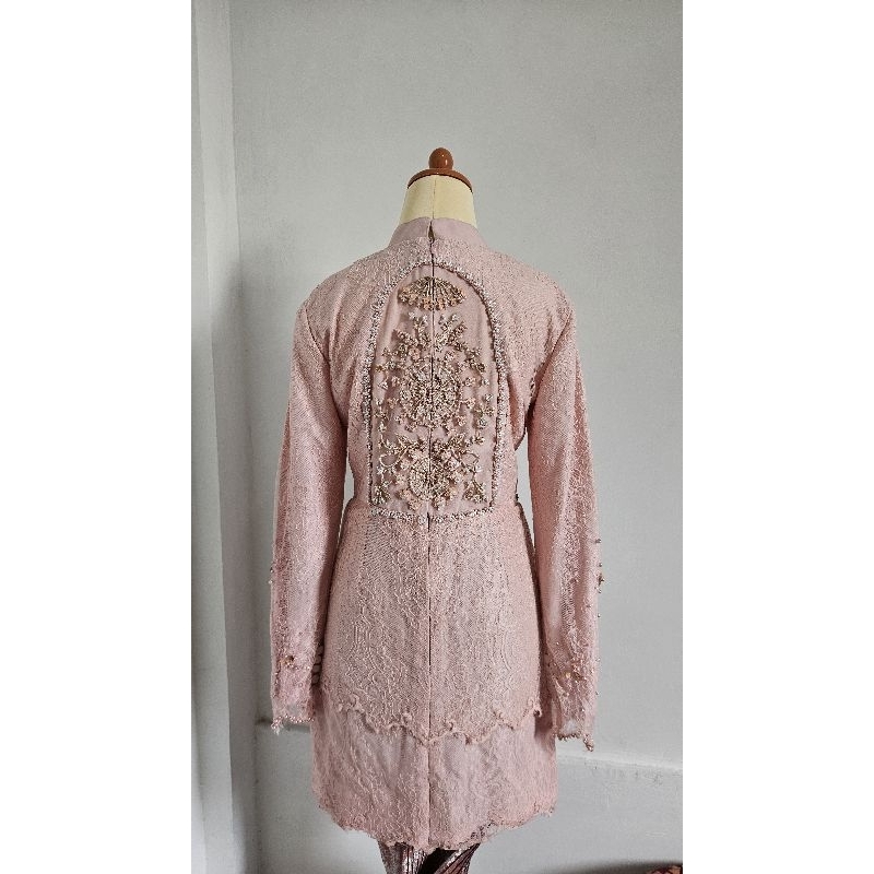 SEWA KEBAYA IVORY