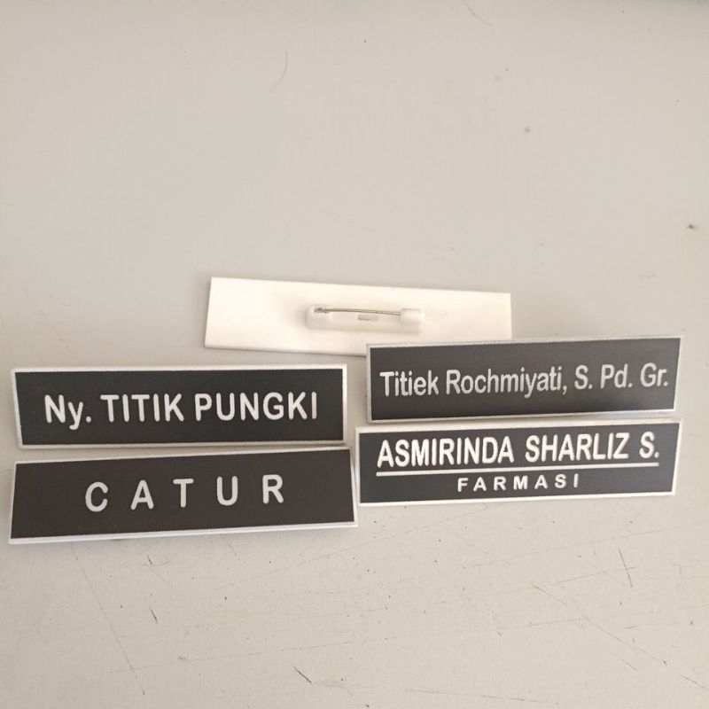 

Nametag/Nama Dada Akrilik Grafir