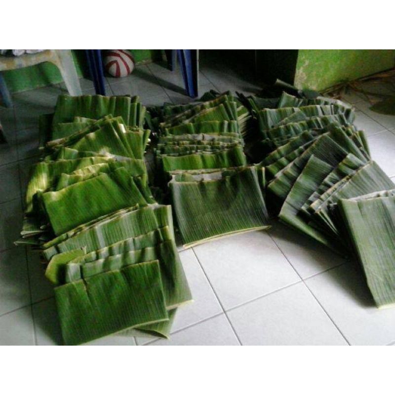 

Daun Pisang Segar Alami 100% – Cocok untuk Pepes, Lontong, Nasi Bakar, Tempe dan lain lain