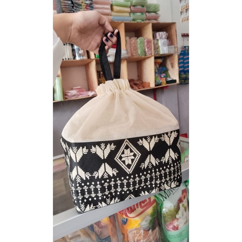 (ISI 12 PCS) TERMURAH TERLARIS TAS HAJATAN SERUT BATIK UKURAN  22x22 TAS HAJATAN BATIK MURAH TAS HAJ