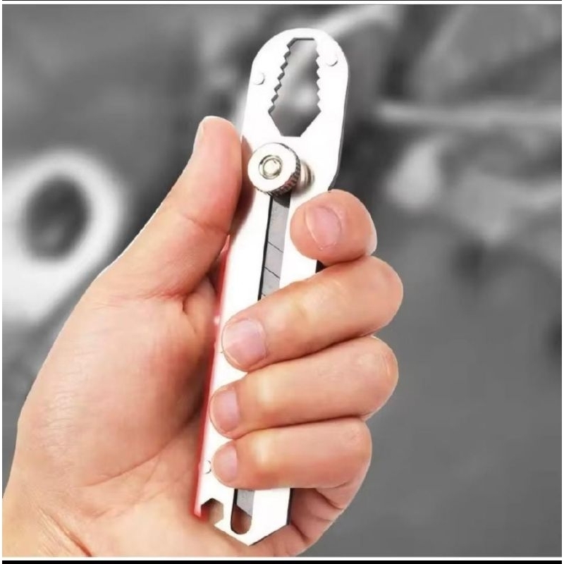 

pisau cutter 9in1 cutter multifungsi cutter penggaris wrench pembuka baut