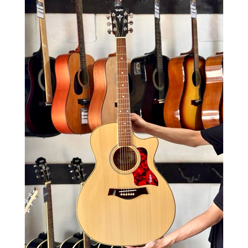 GITAR AKUSTIK TAYLOR CUSTOM NATURAL GLOSSY
