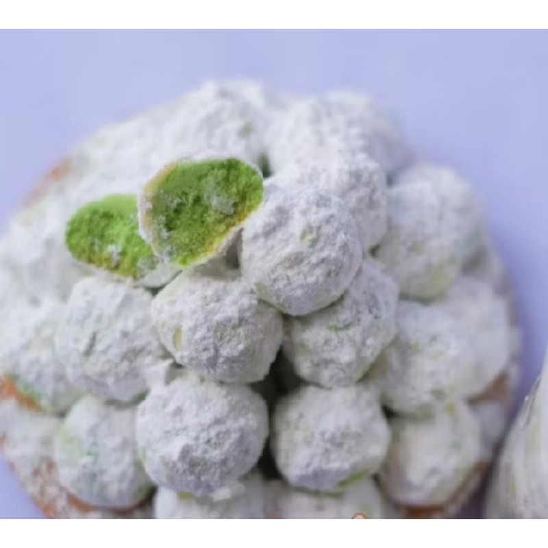 

KUE KERING BOLA SALJU PANDAN[