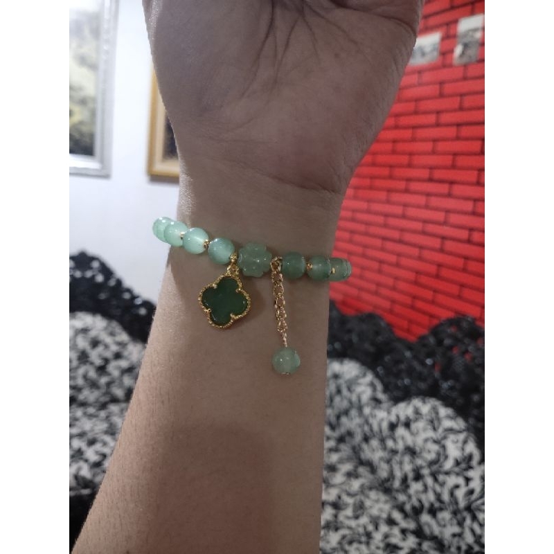 Gelang Giok Bandul Clover - Aksesoris Wanita