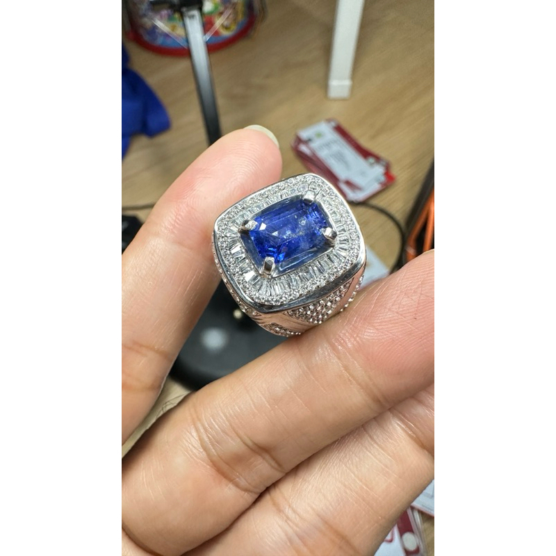 natural blue Sapphire srilanka sim to Royal