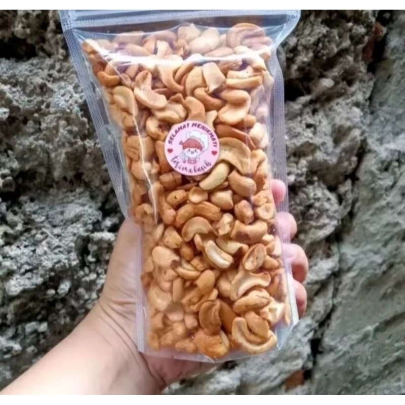 

kacang mede patahan mateng 250g
