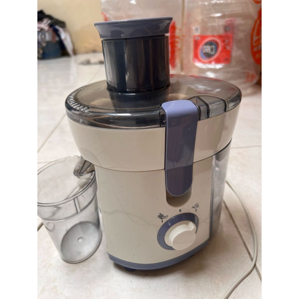 PHILIPS HR 1811 Daily Juicer / Pengekstrak Buah HR1811 Bekas Second