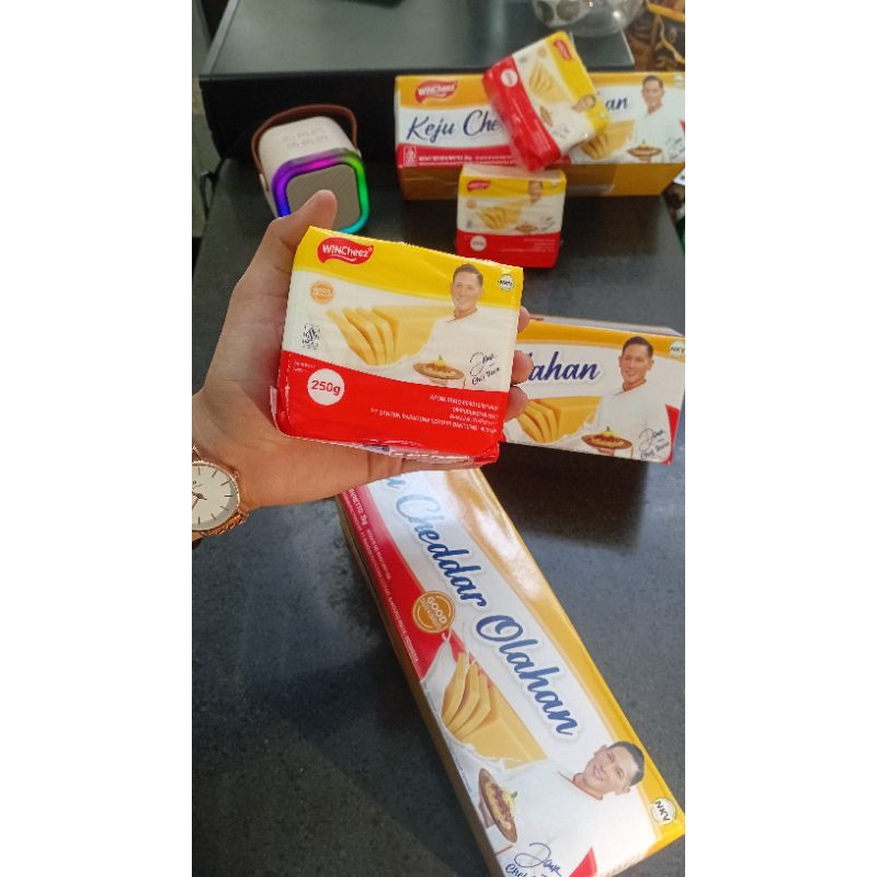 

Keju Wincheez 250gr Keju Chedddar Olahan