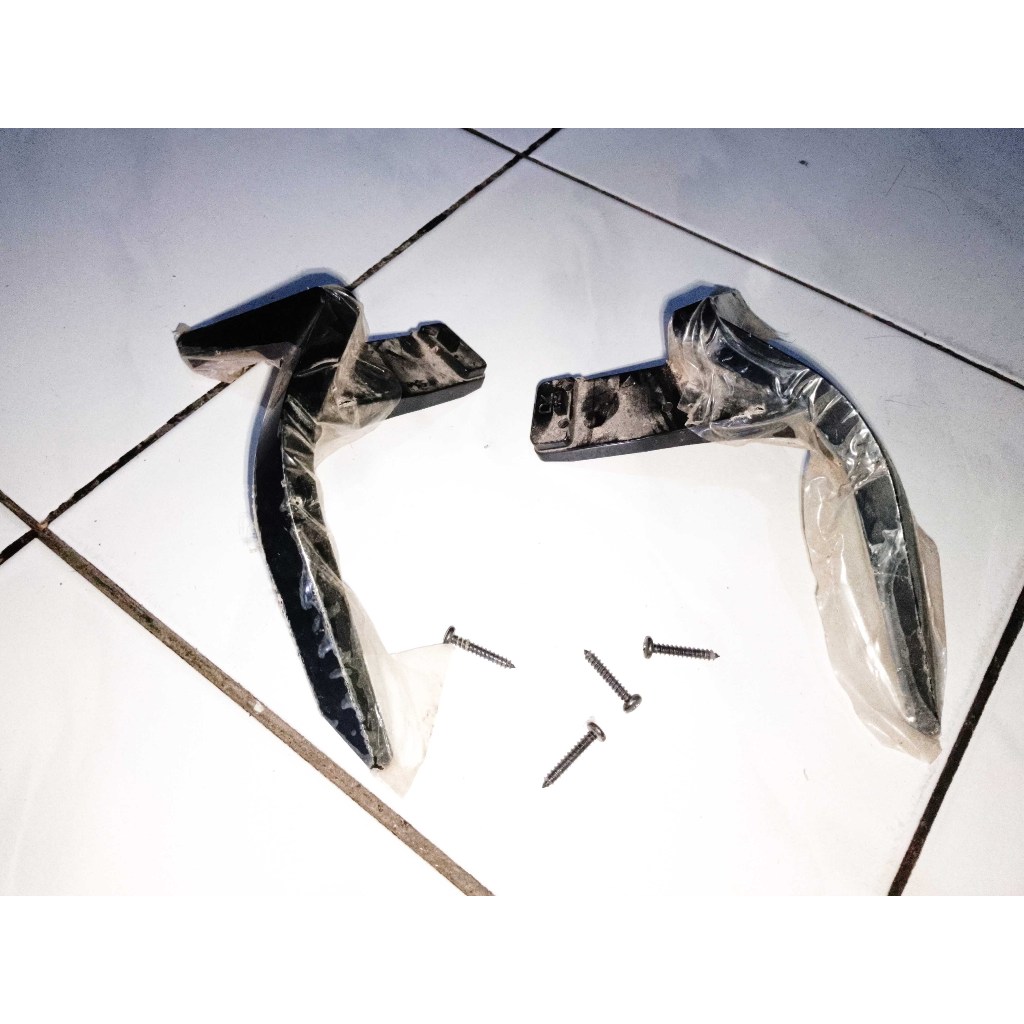 Kaki TV LED merk Polytron 32 in