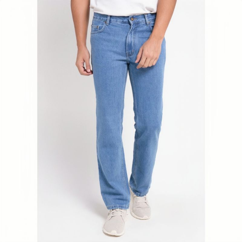 OST JEANS Celana Jeans Pria Biru Muda Standar Reguler