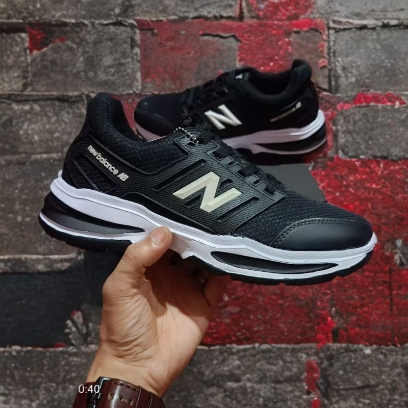 bisa cod sepatu sekolah pria wanita hitam putih/sneakers kekinian model baru/sepatu sekolah hitam po