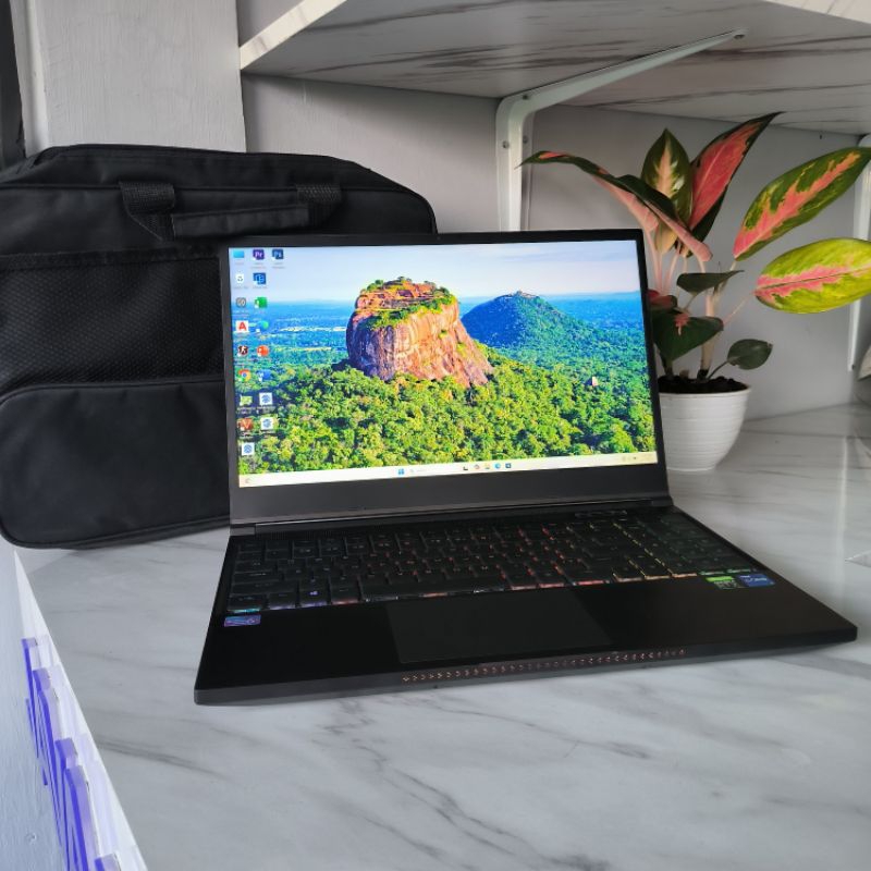 AFTERSHOCK V 5 PRO INTEL CORE I7-11800HRAM 16 GB SSD 1 TB KEYBOARD RGB GPU RTX 3070 LAYAR 15,6" FHD