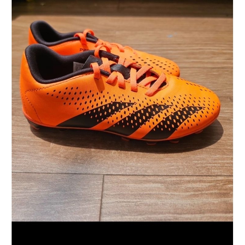 (Preloved) Sepatu Bola Anak Adidas Predator Accuracy 4 Football Soccer Shoes Original