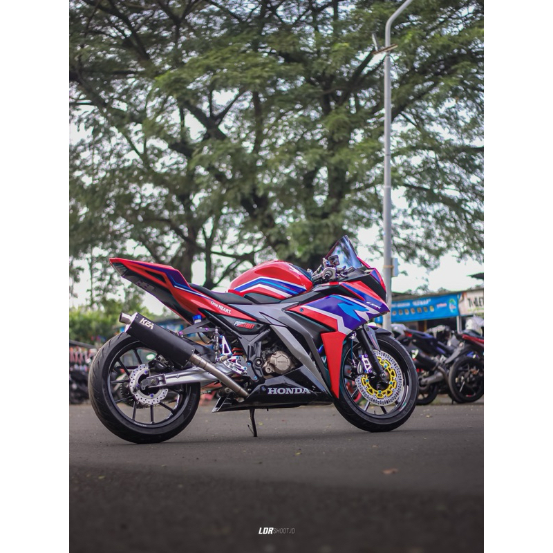 striping CBR150R Tricolor model CBR250RR