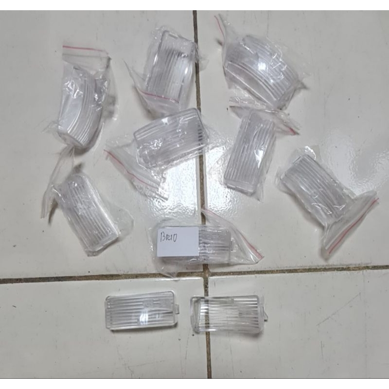 DUDUKAN CASING KAMERA PARKIR MUNDUR MOBIL BRIO
