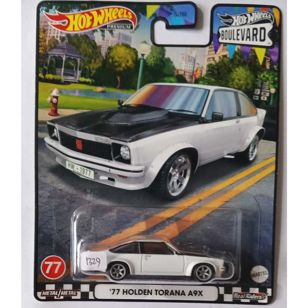 Hot Wheels - 77 Holden Torana A9X White Boulevard Hotwheels Premium