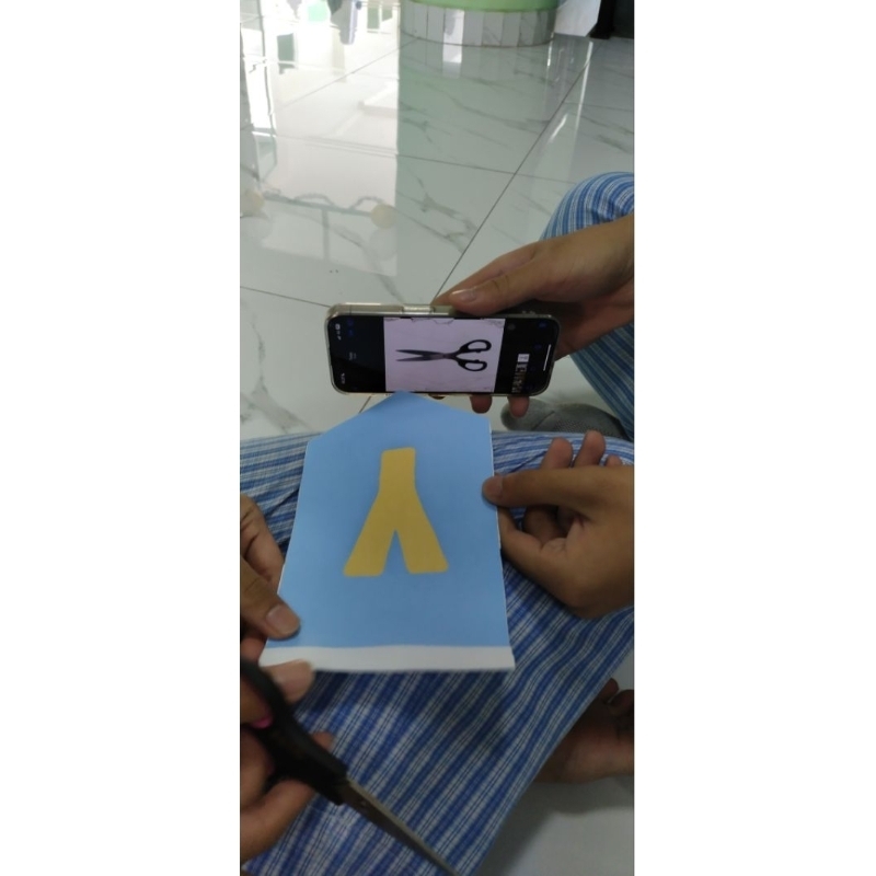 

GuntingKagak™ – Foto Gunting, Bukan Gunting