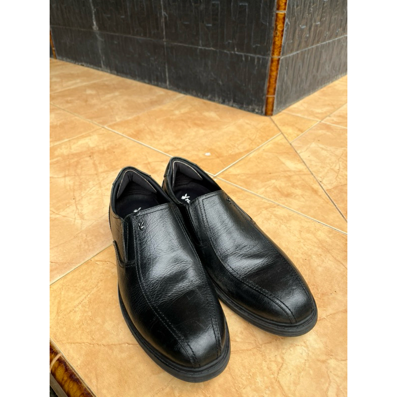 PLAYBOY SEPATU - BORKYA SLIP ON BLACK - SECOND ORI 100%