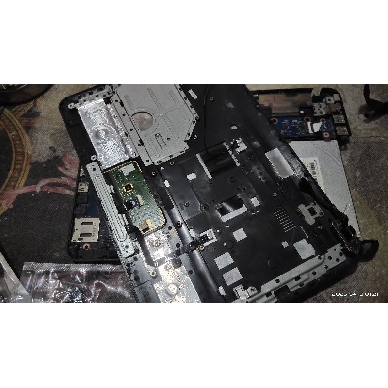 Mesin Rongsok Laptop HP 1000