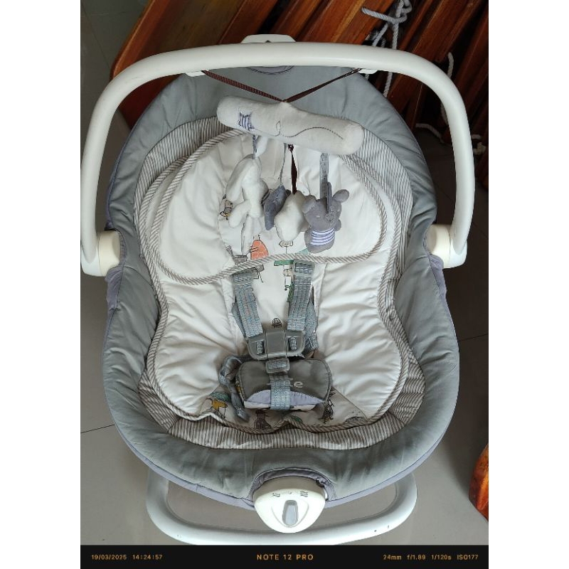 PRELOVED BOUNCER - JOIE MEET SANSA