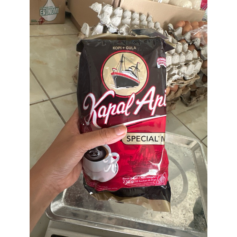 

Kopi kapal api special mix kopi + gula isi 10 sachet
