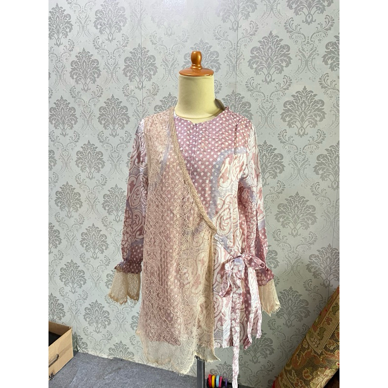 ALLYSA BLOUSE BY SARAH THE LABEL