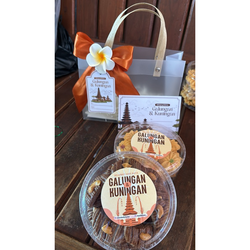 

PARCEL / HAMPERS GALUNGAN KUNINGAN