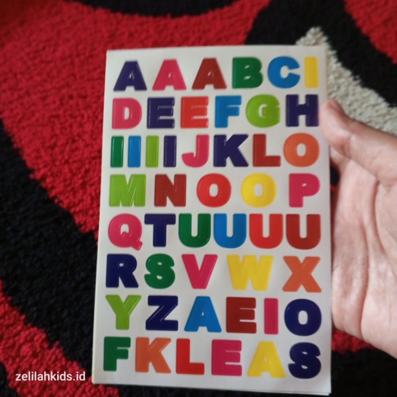 

Mainan Stiker Huruf Besar