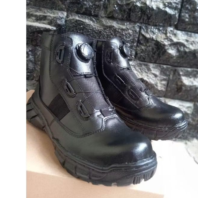 sepatu safety tali putar.