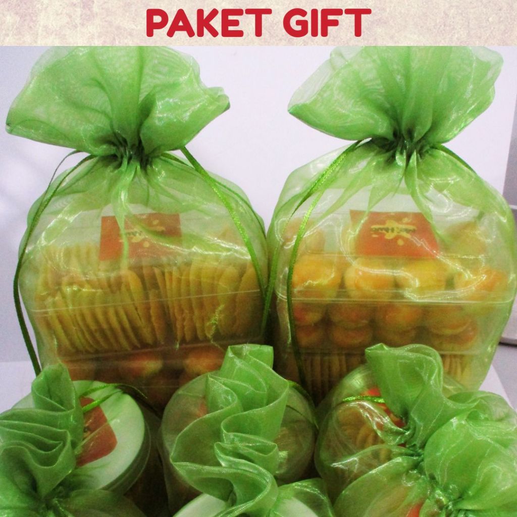 

PAKET GIFT KUE KERING ISI 2 TOPLES + TAG + PITA + TAS KAIN KACA