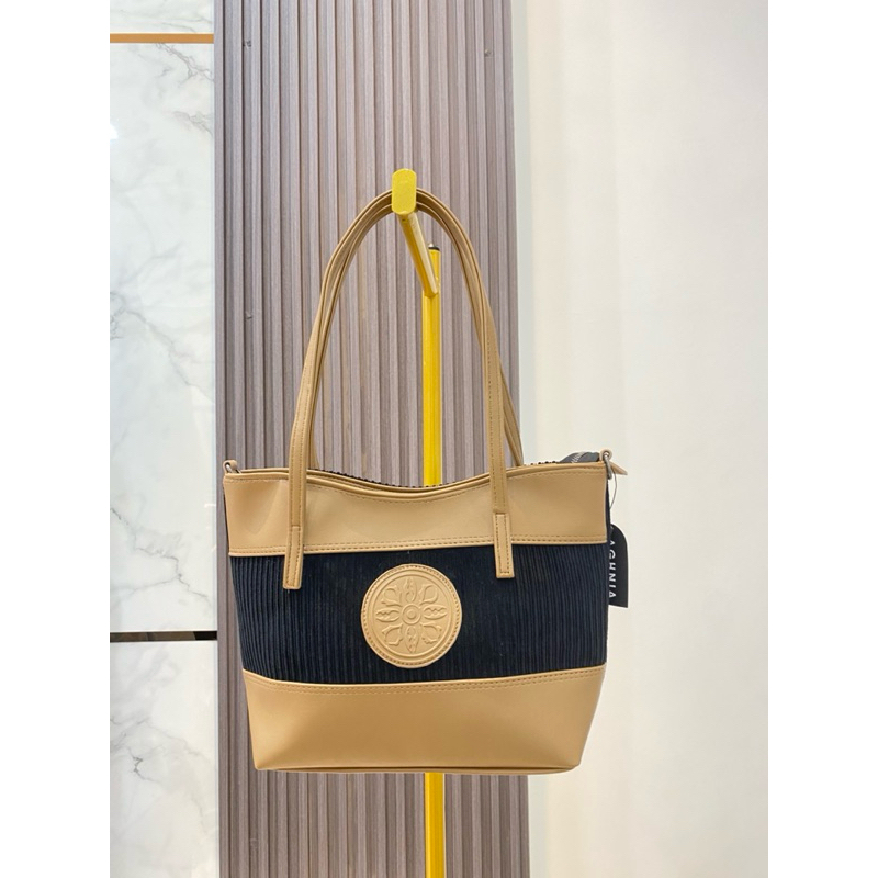 Shoulder Bag By Aghnia