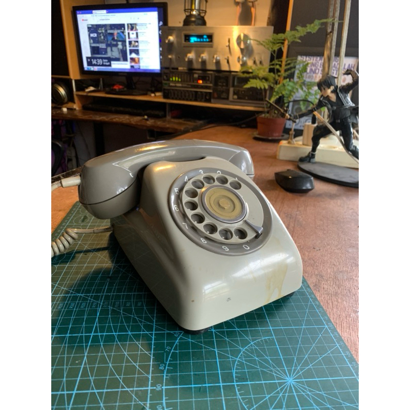 telepon putar jadul / vintage mulus. DISPLAY